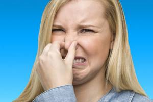 Неприятный запах из носа причины, симптомы и лечение