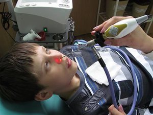 Показания к эндоскопии носа и носоглотки у ребенка, зачем ее делают