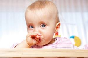 Насморк у ребенка в 1 год - чем лечить и как вылечить