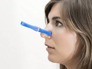 Что делать если забит нос, помощь в домашних условиях. Основные причины заложенности носа.